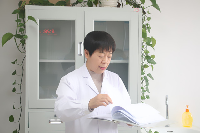 一个电话暖人心——电子表扬信传递双向温暖